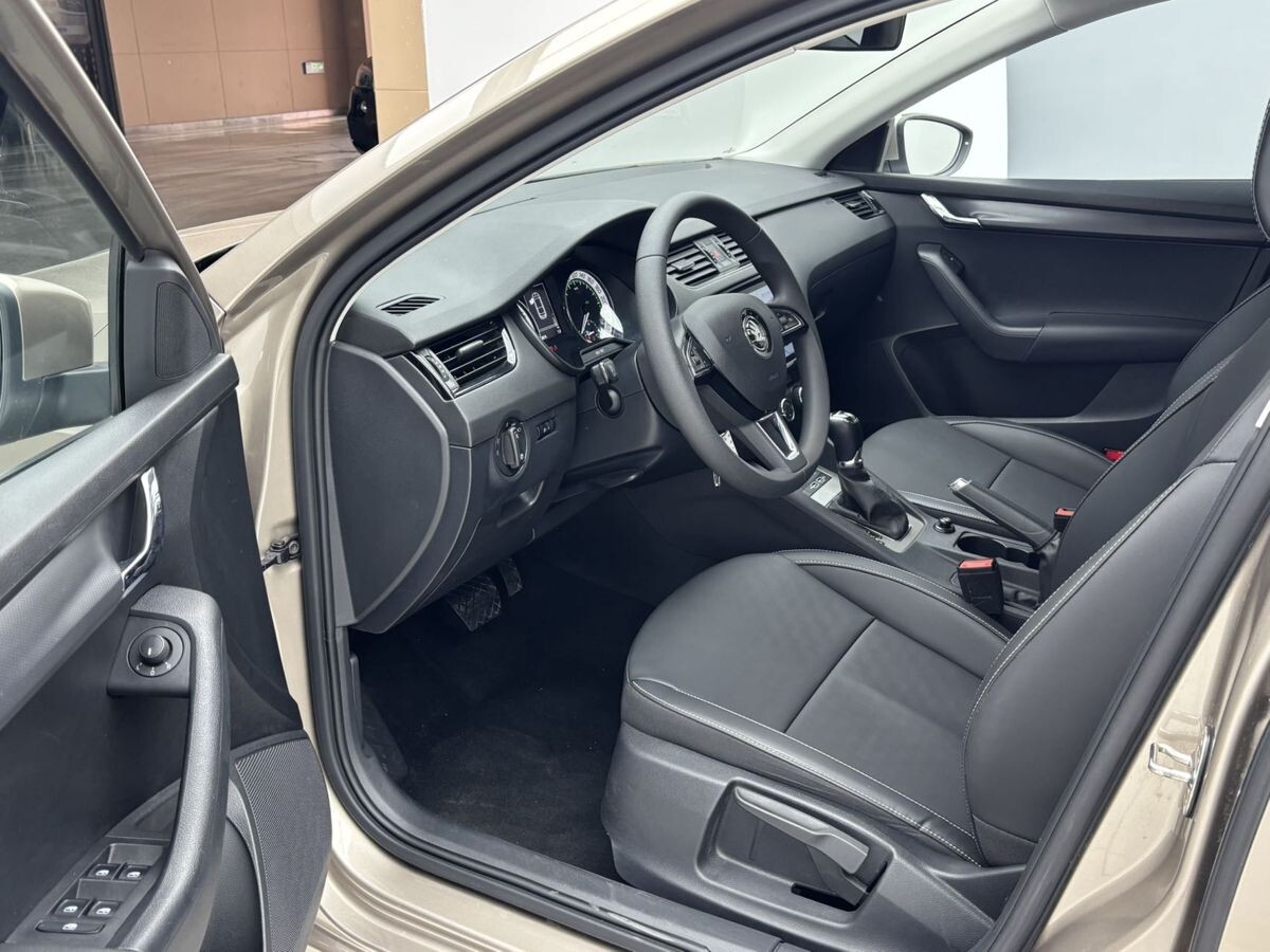 Skoda Octavia 2022 - фото автомобиля