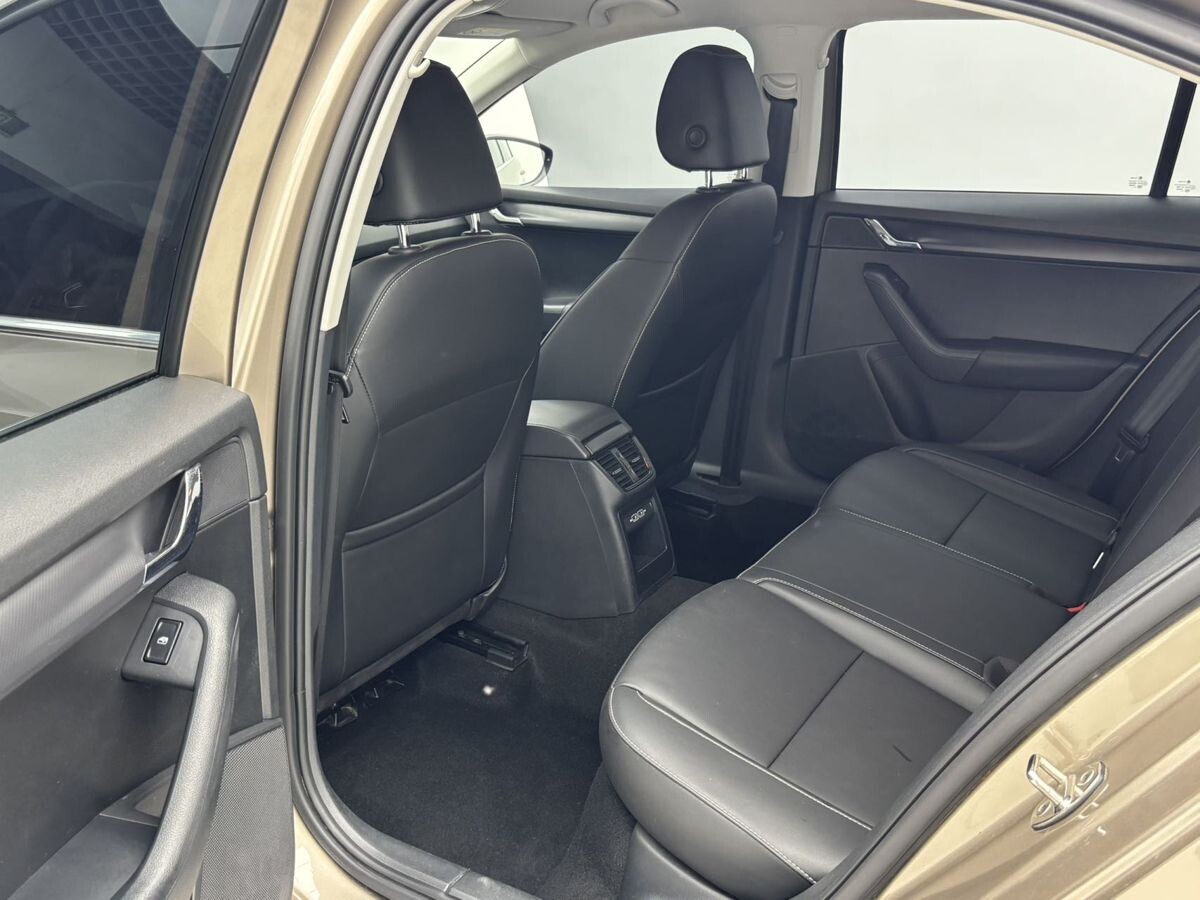 Skoda Octavia 2022 - фото автомобиля