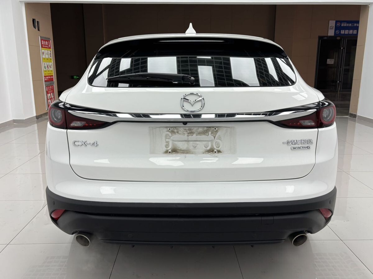 Mazda CX-4 2023 - фото автомобиля