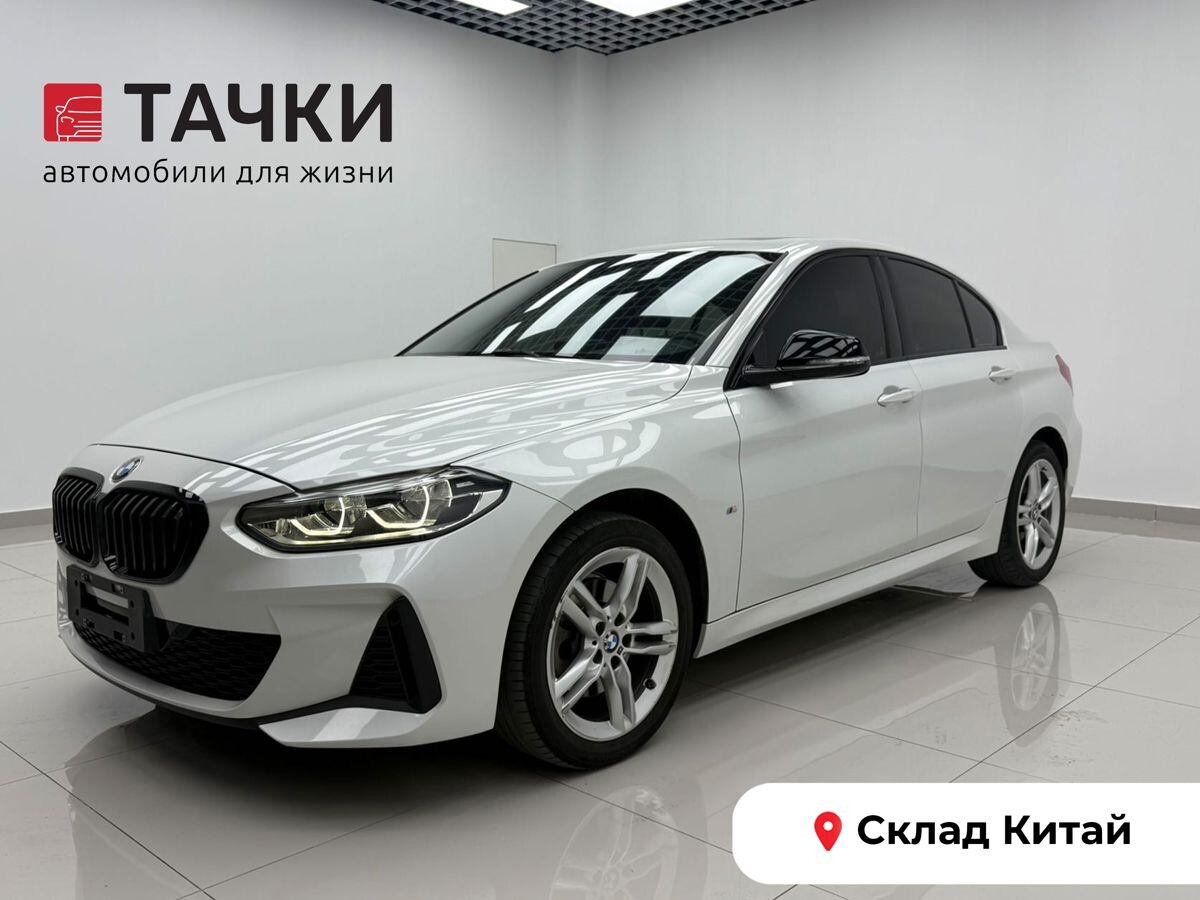 BMW 1-Series 2022 - фото автомобиля