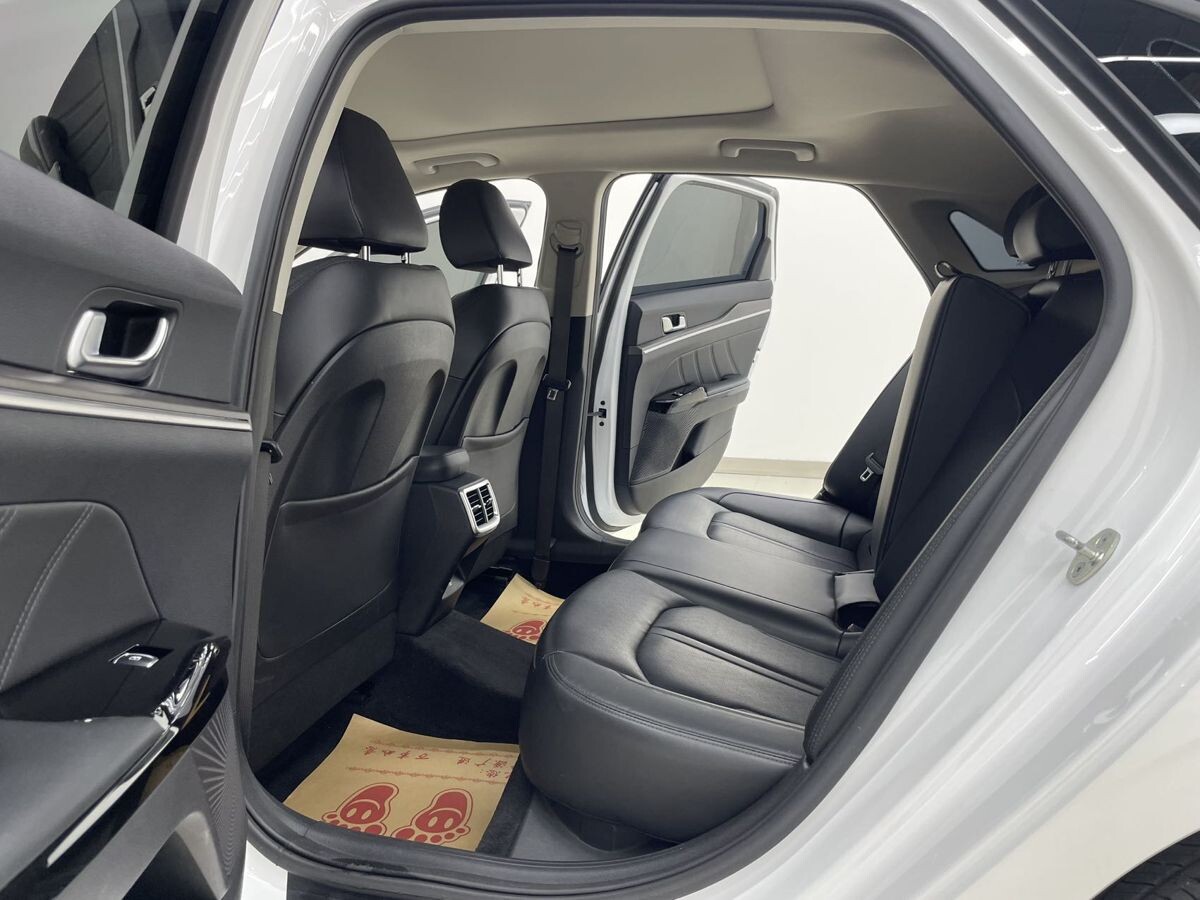 Kia K5 2022 - фото автомобиля