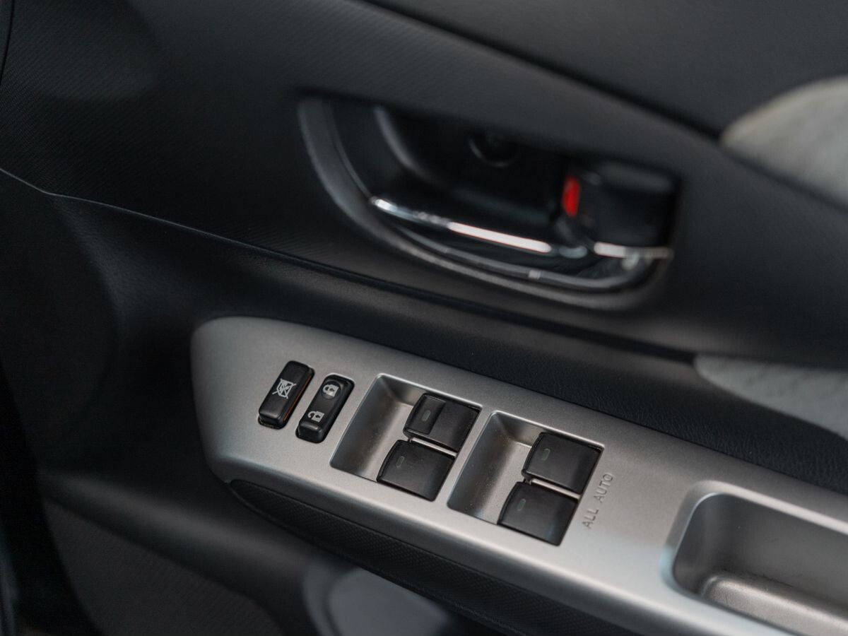 Toyota Wish 2009 - фото автомобиля