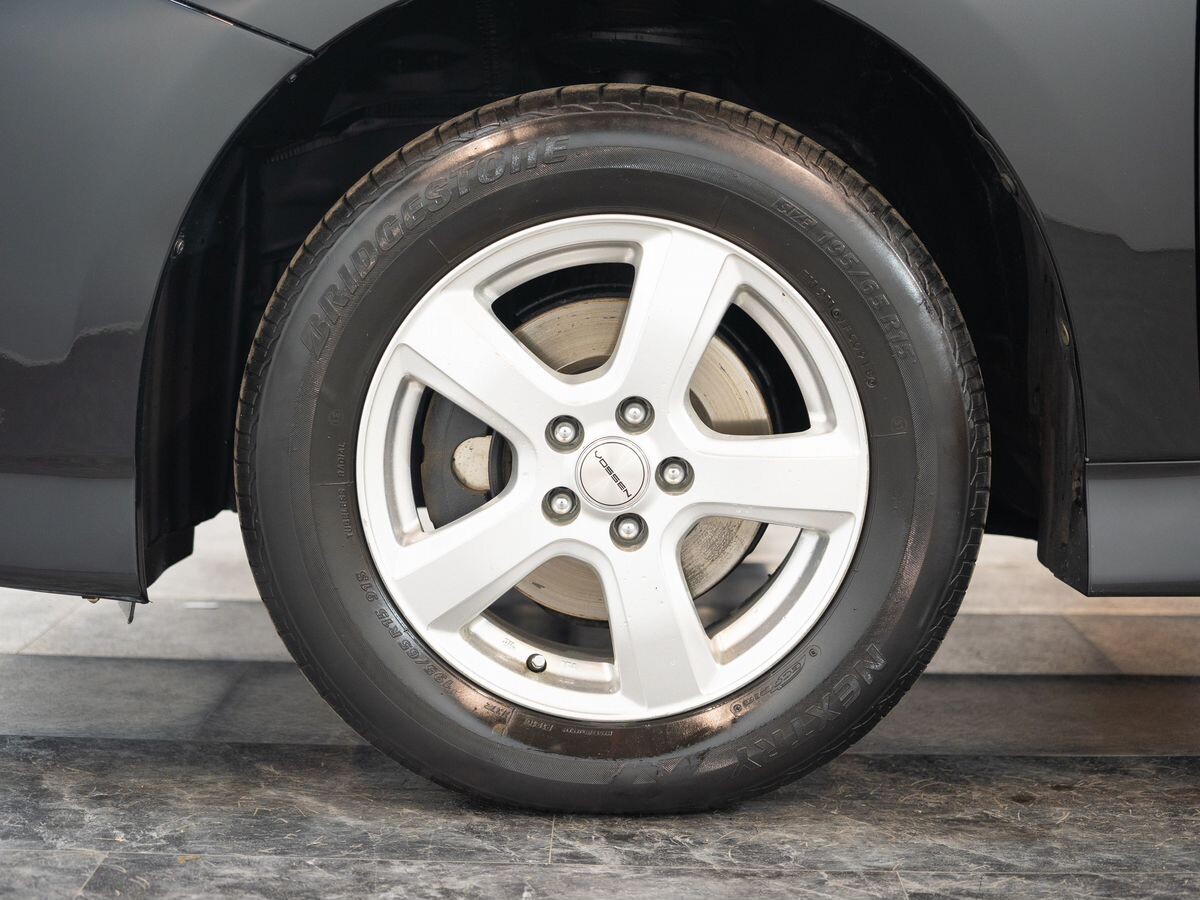 Toyota Wish 2009 - фото автомобиля