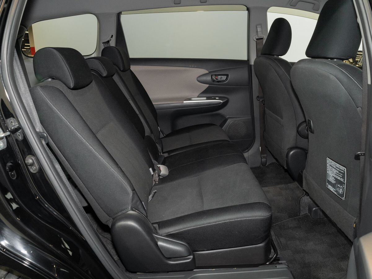 Toyota Wish 2009 - фото автомобиля