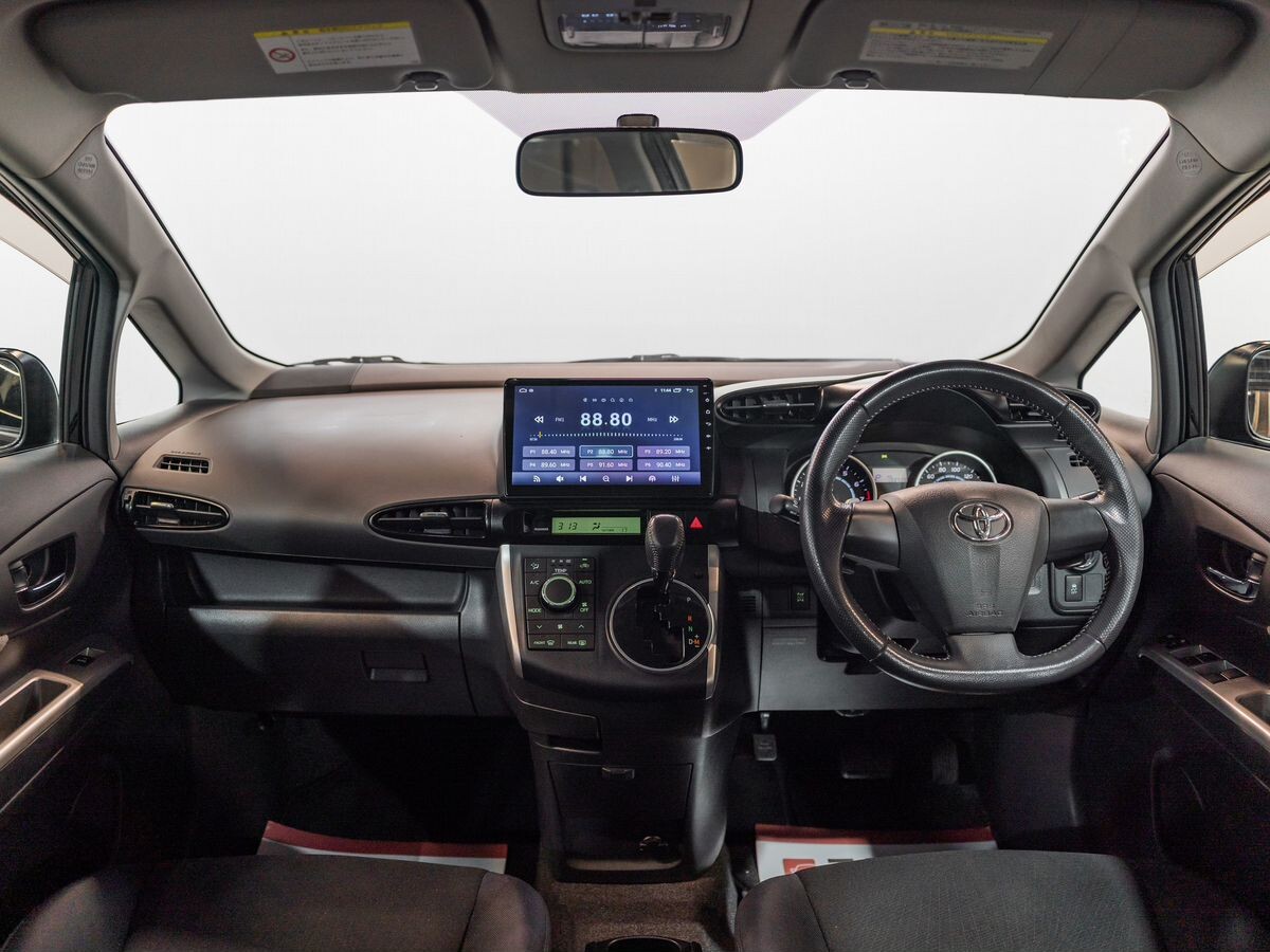 Toyota Wish 2009 - фото автомобиля