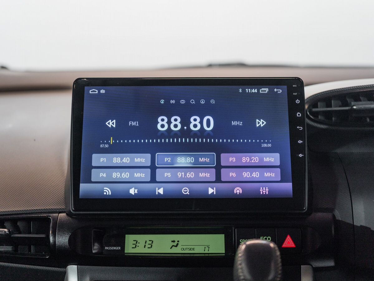 Toyota Wish 2009 - фото автомобиля