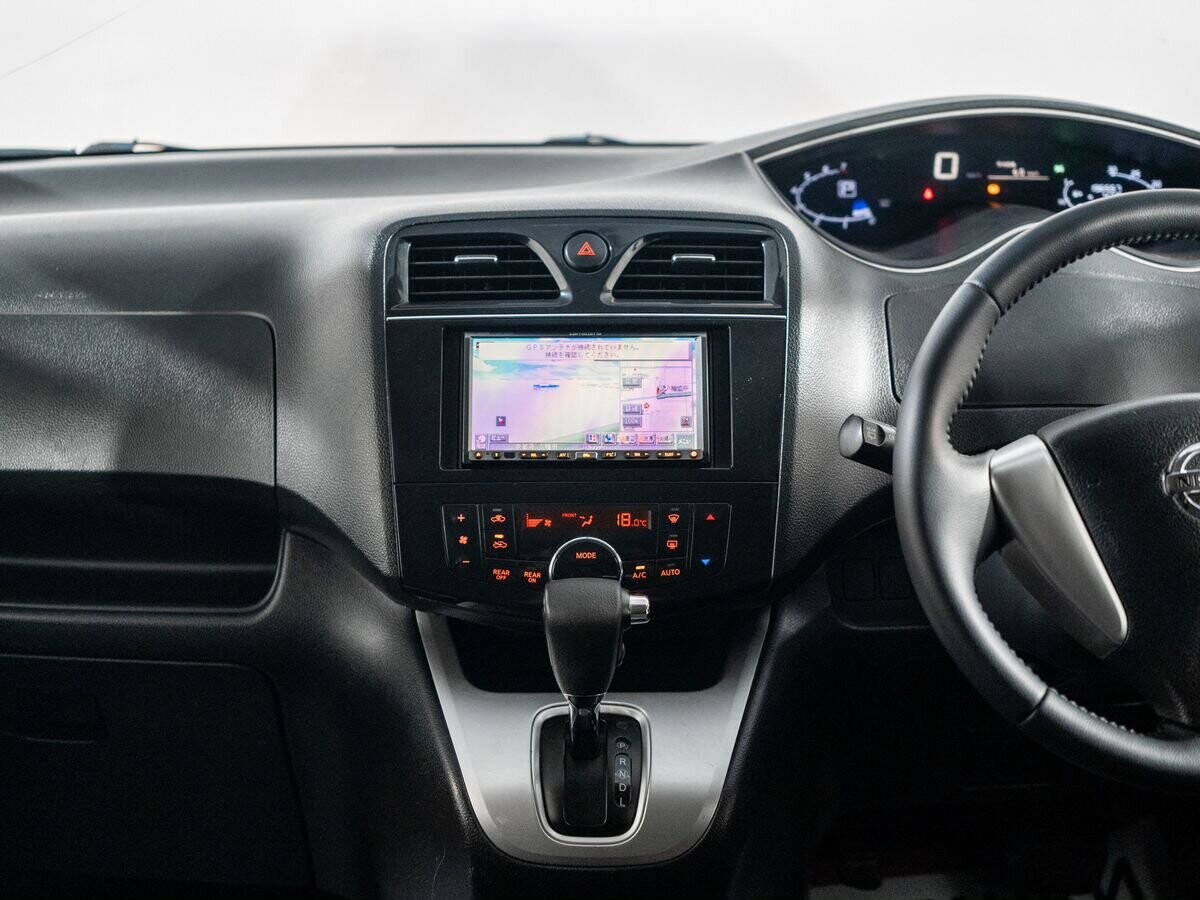 Nissan Serena 2012 - фото автомобиля