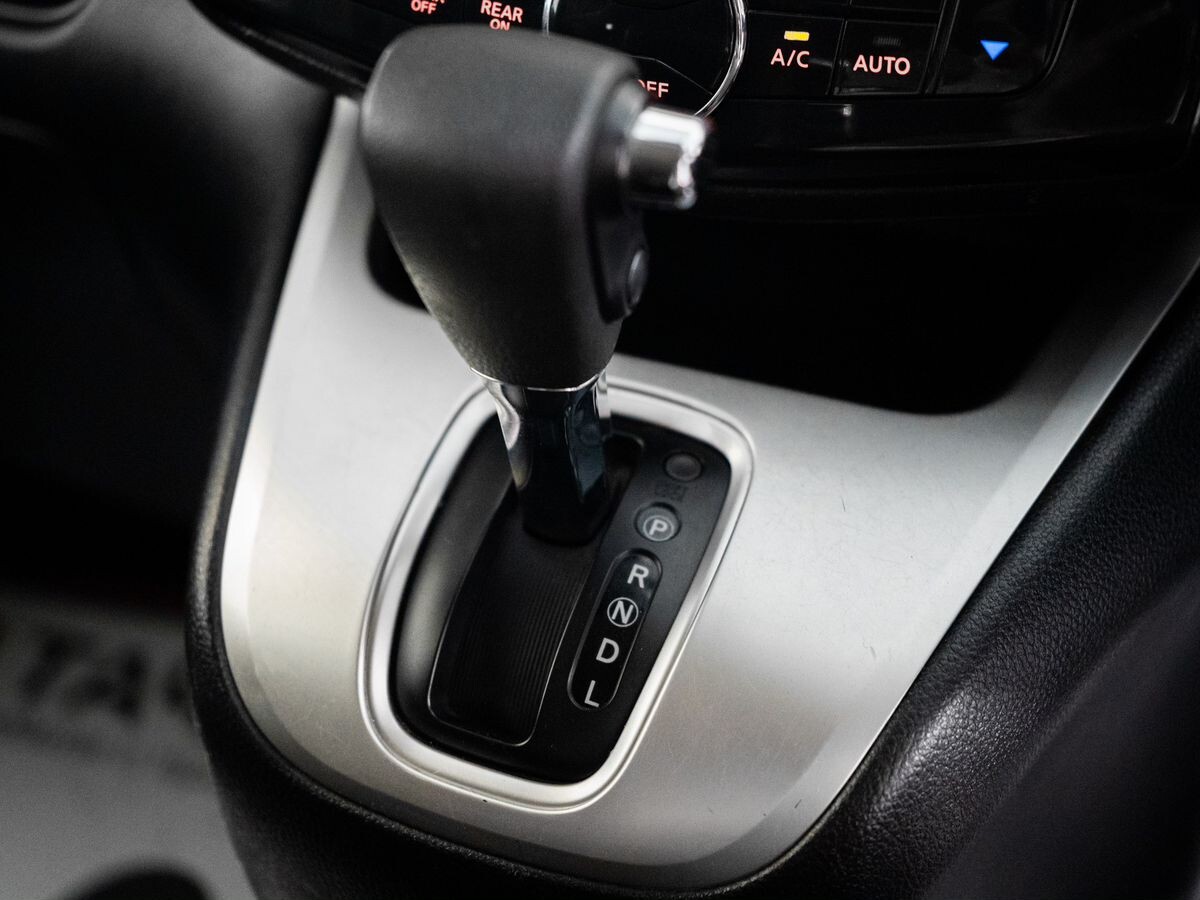 Nissan Serena 2012 - фото автомобиля