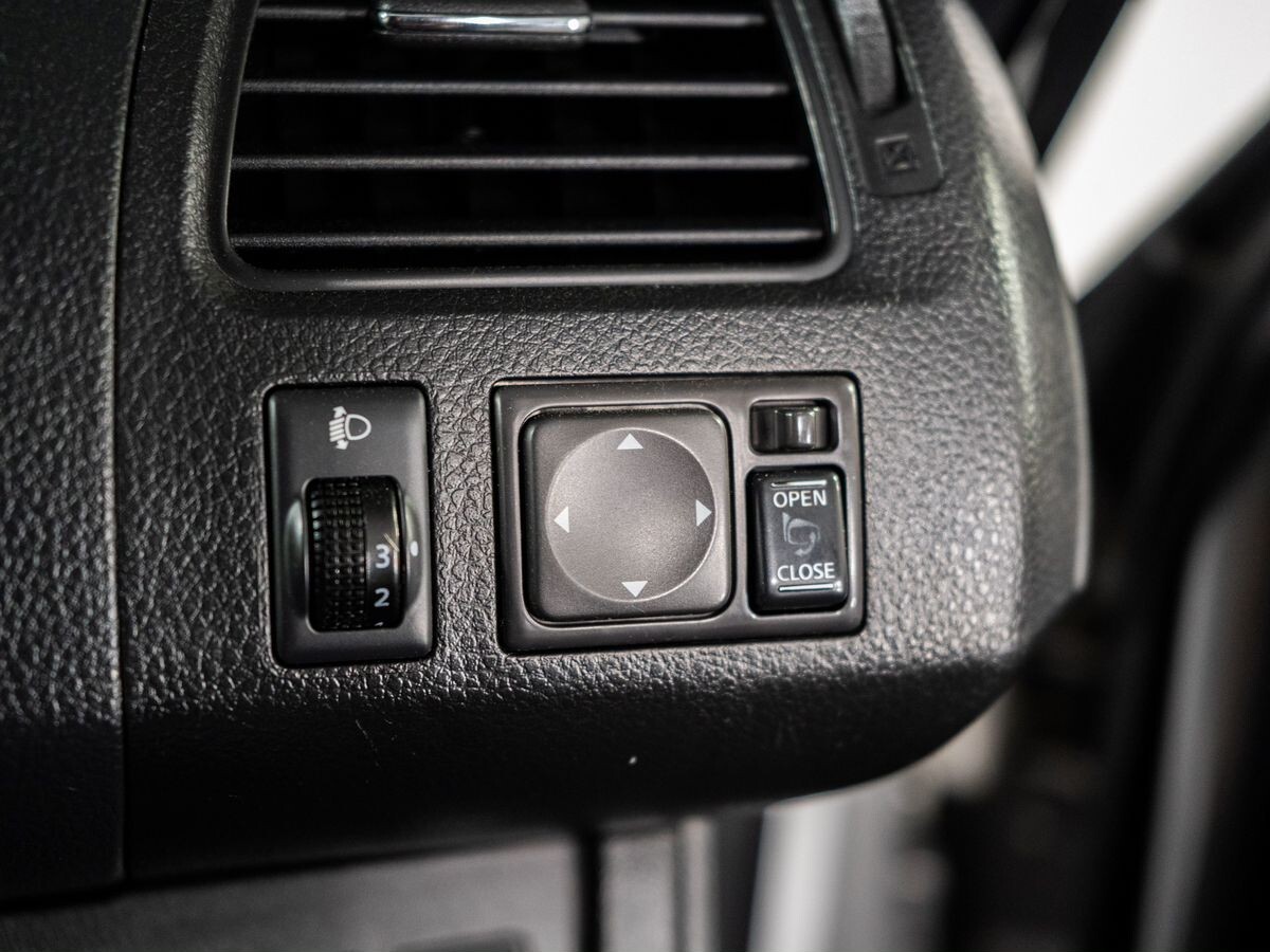 Nissan Serena 2012 - фото автомобиля