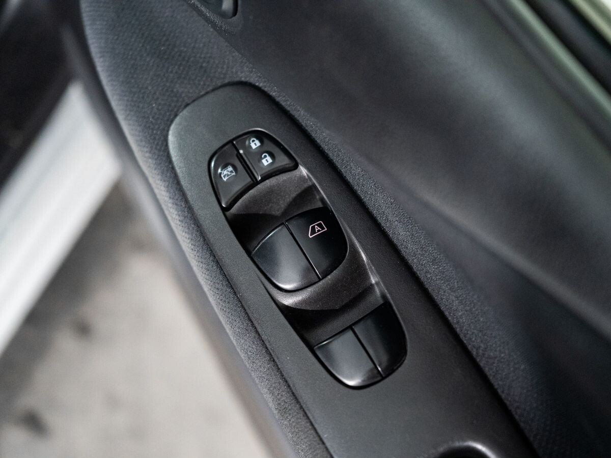 Nissan Serena 2012 - фото автомобиля
