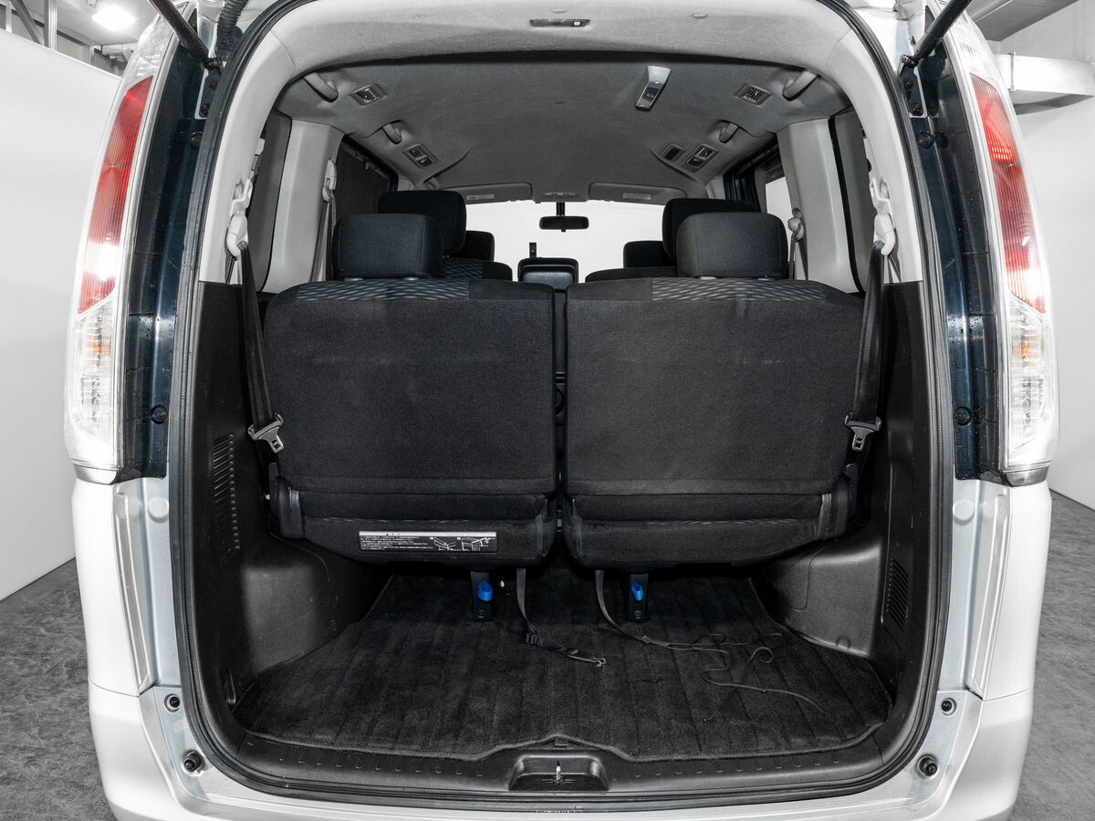Nissan Serena 2012 - фото автомобиля