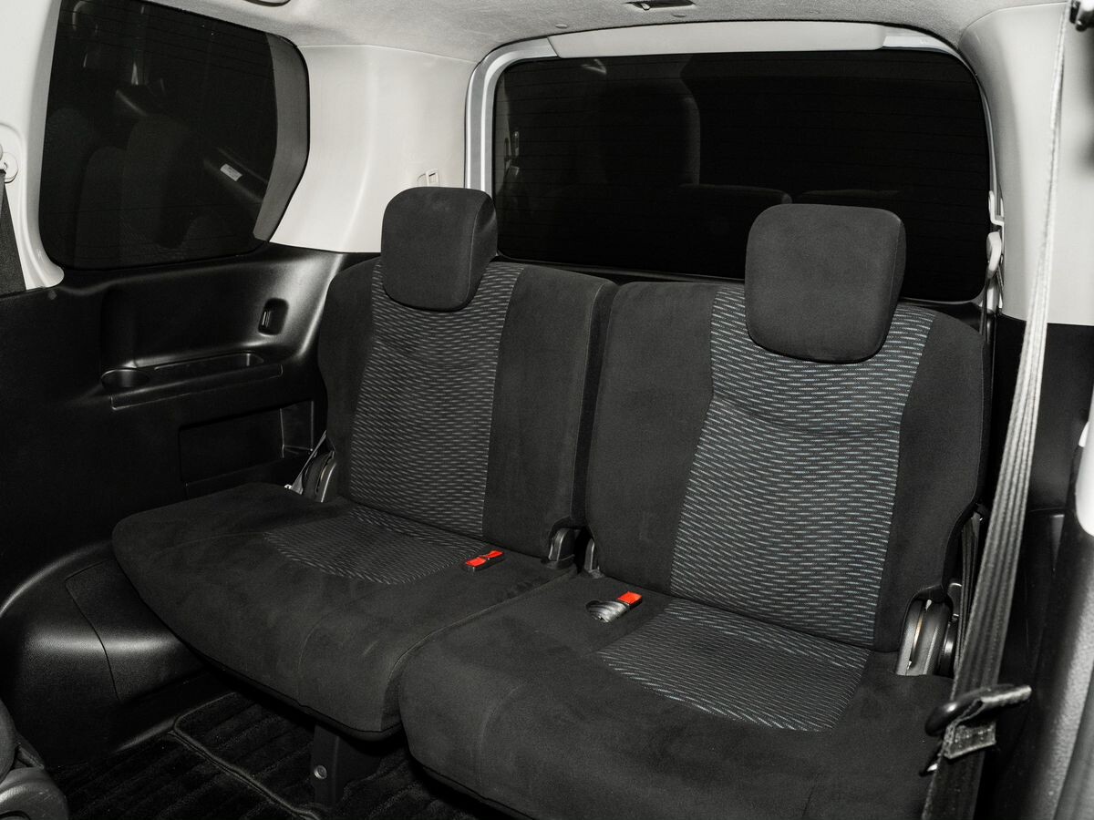 Nissan Serena 2012 - фото автомобиля