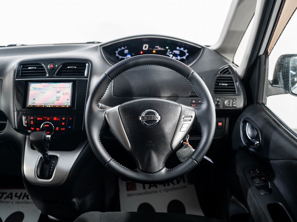 Nissan Serena 2012 - фото автомобиля