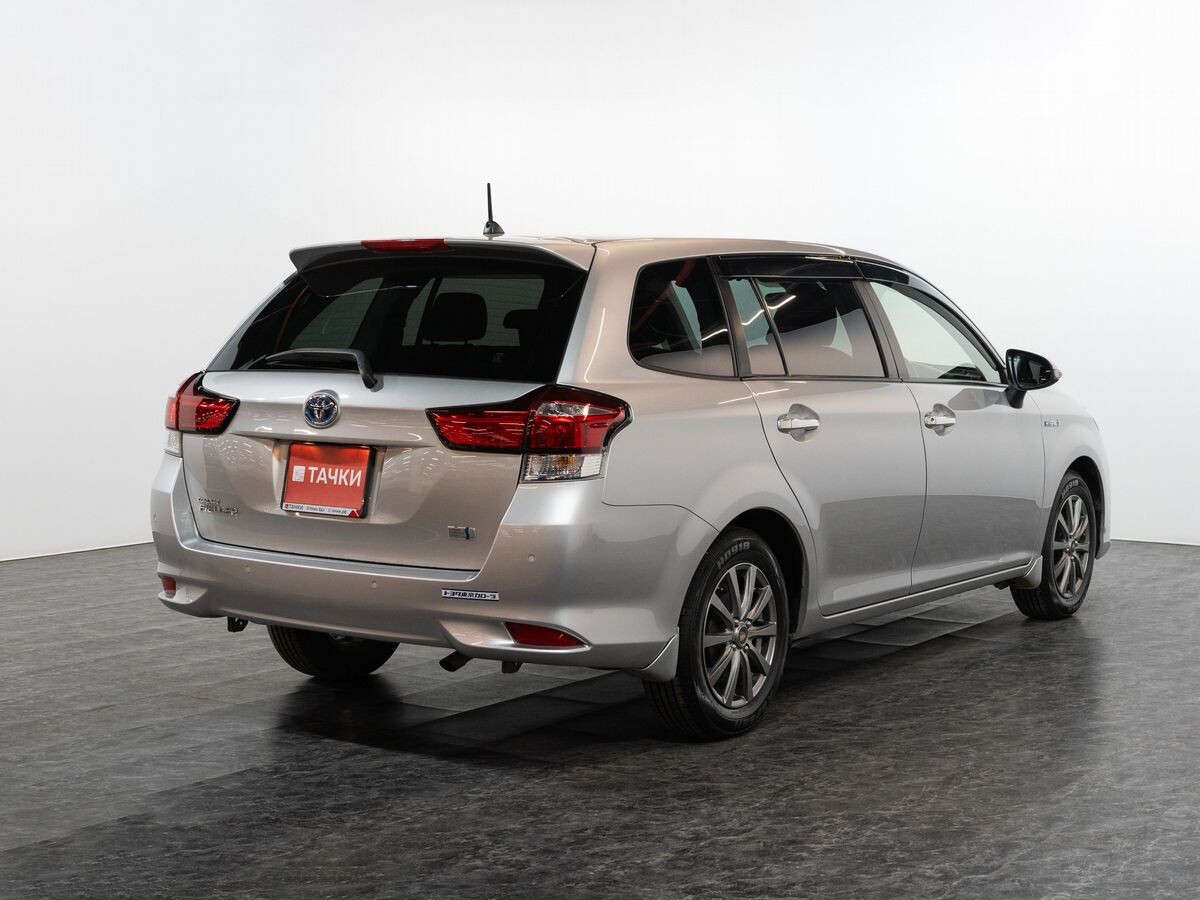 Toyota Corolla Fielder 2018 - фото автомобиля
