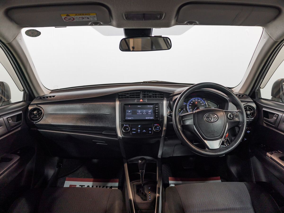 Toyota Corolla Fielder 2018 - фото автомобиля