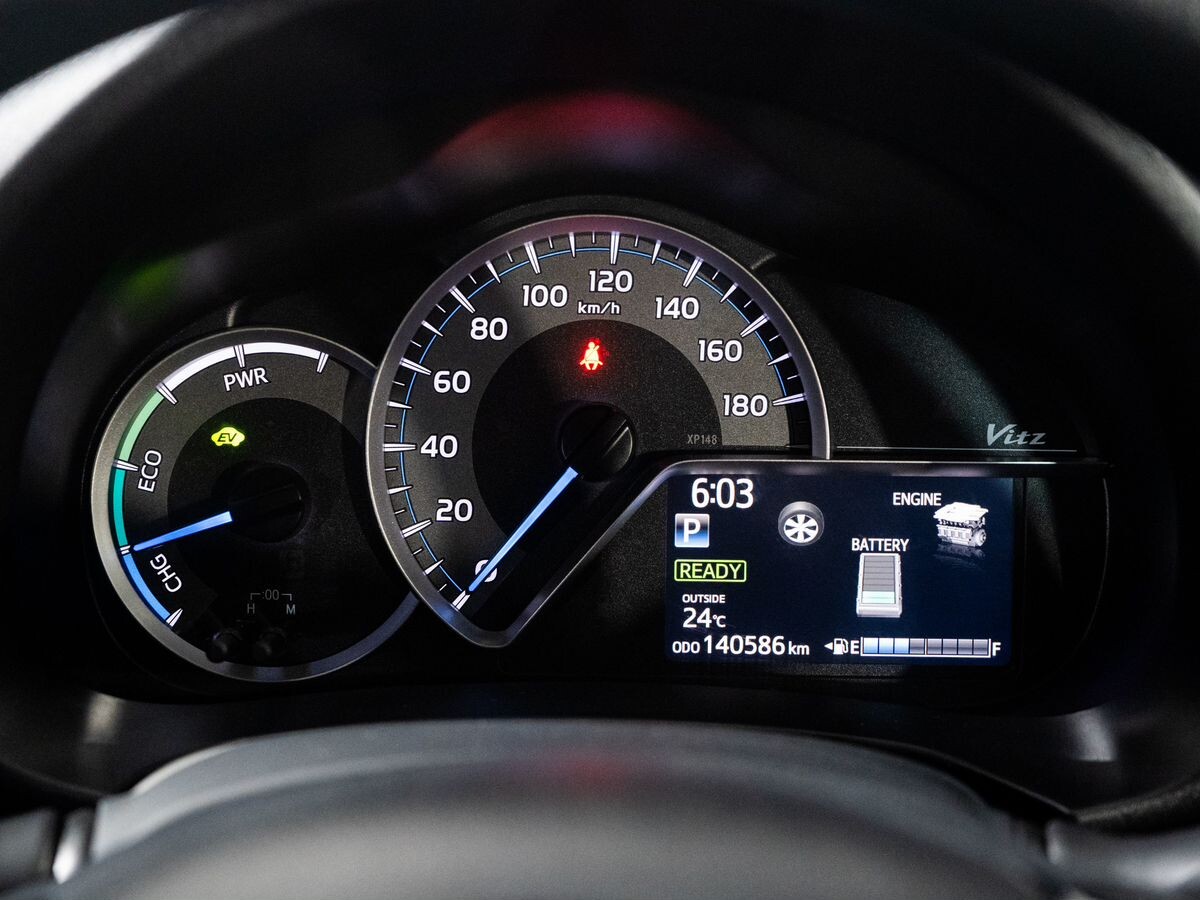 Toyota Vitz 2017 - фото автомобиля