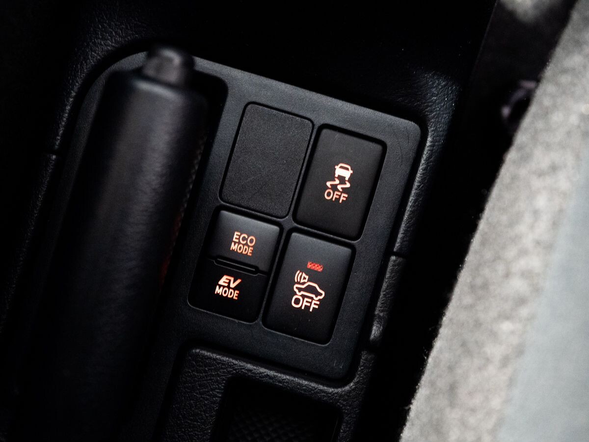 Toyota Vitz 2017 - фото автомобиля