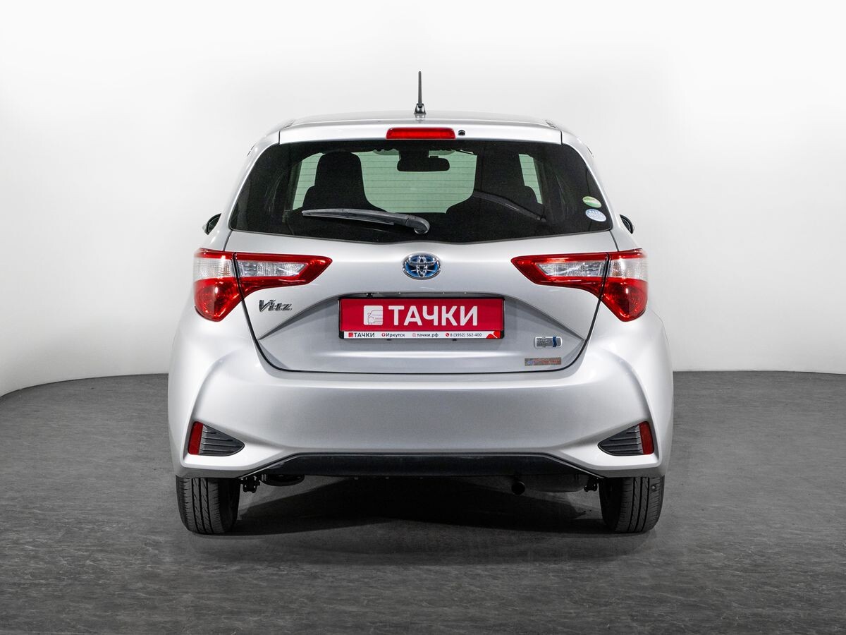 Toyota Vitz 2017 - фото автомобиля