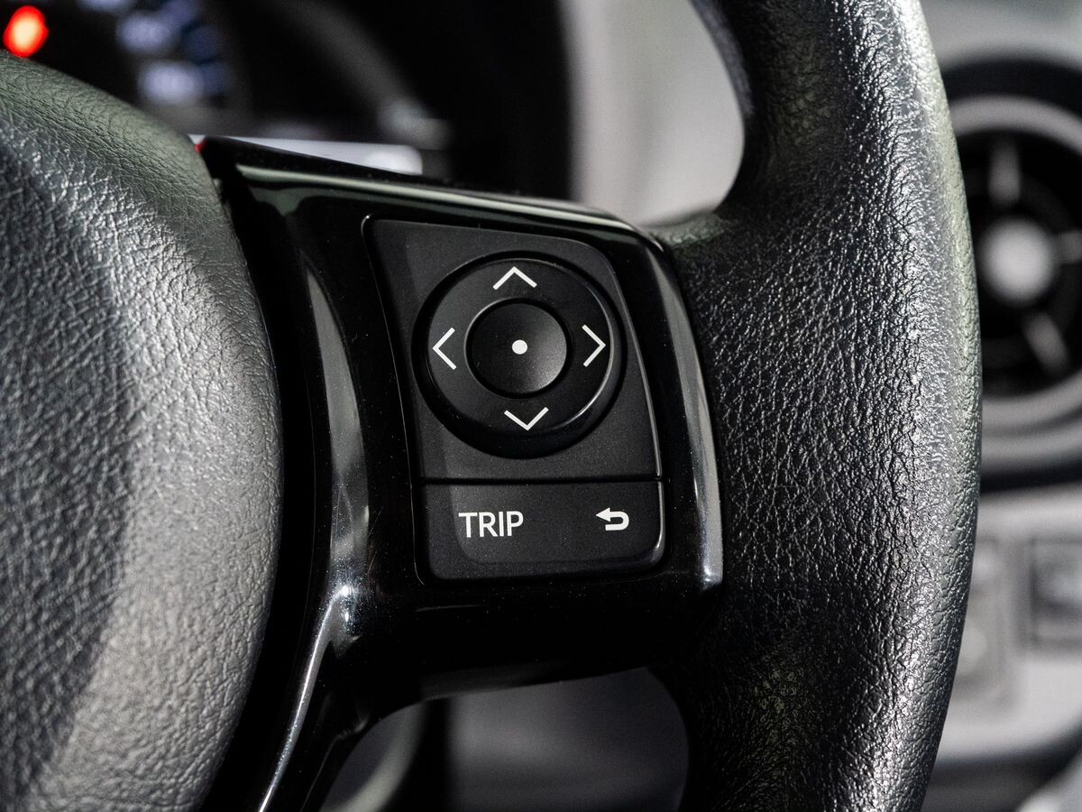 Toyota Vitz 2017 - фото автомобиля
