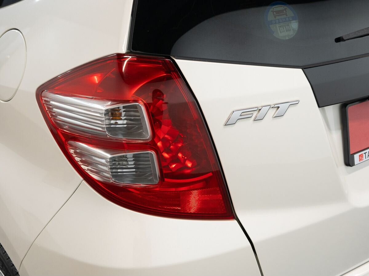 Honda Fit 2008 - фото автомобиля