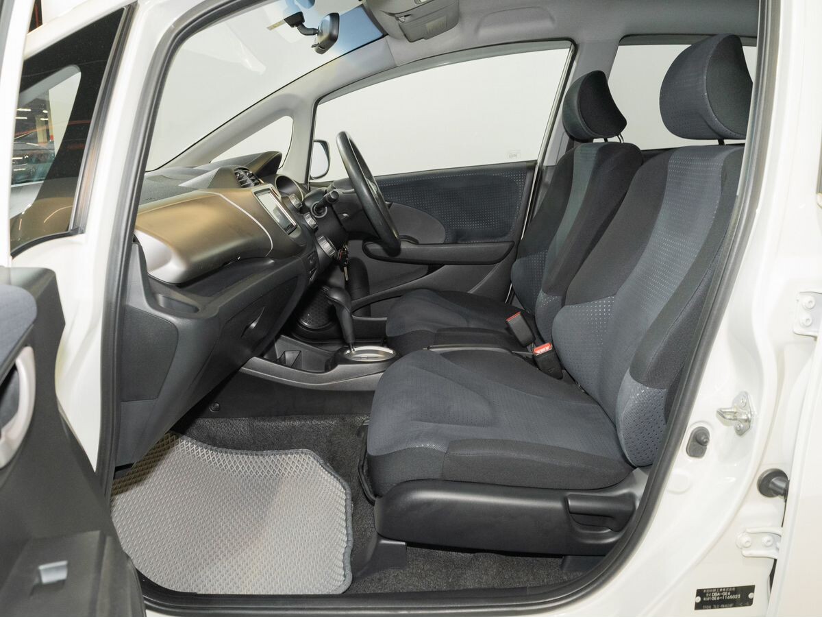 Honda Fit 2008 - фото автомобиля