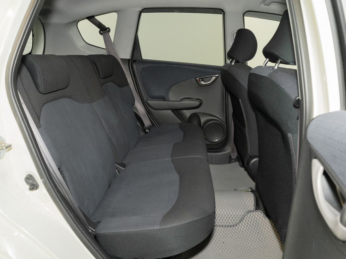 Honda Fit 2008 - фото автомобиля