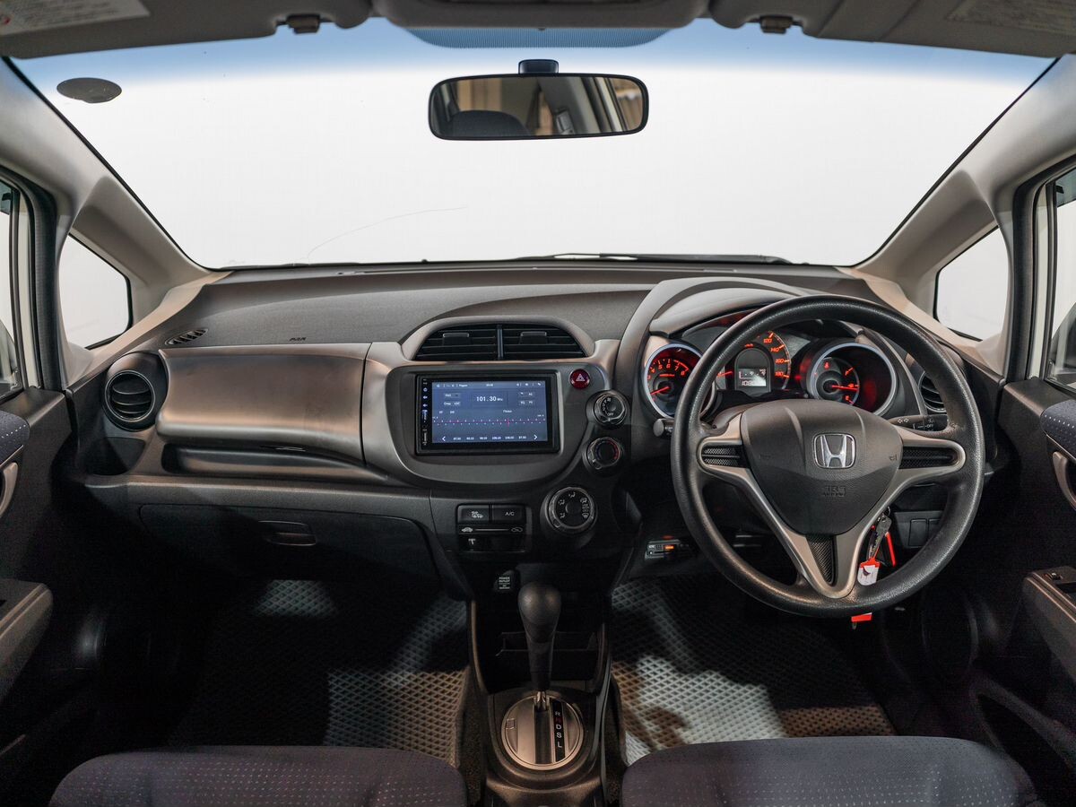 Honda Fit 2008 - фото автомобиля