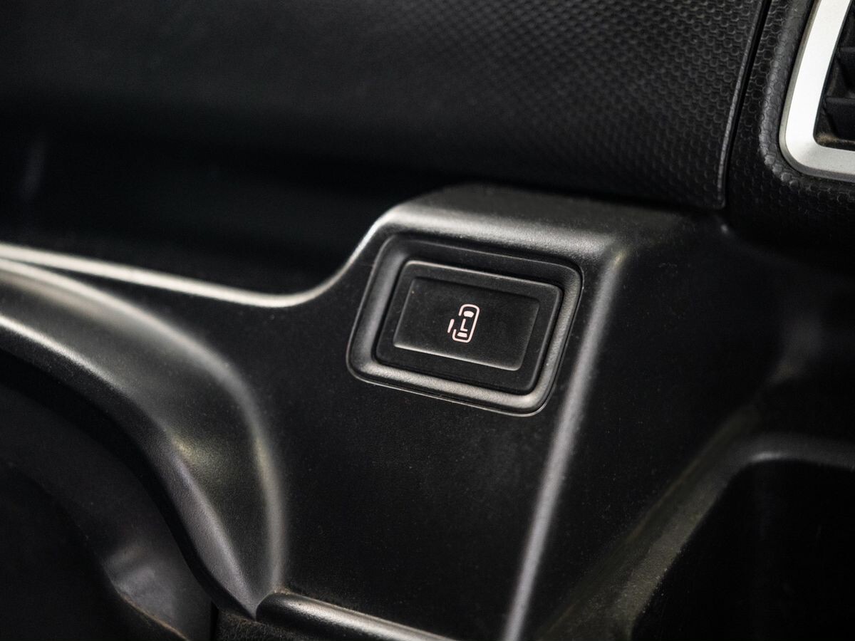 Suzuki Solio 2019 - фото автомобиля