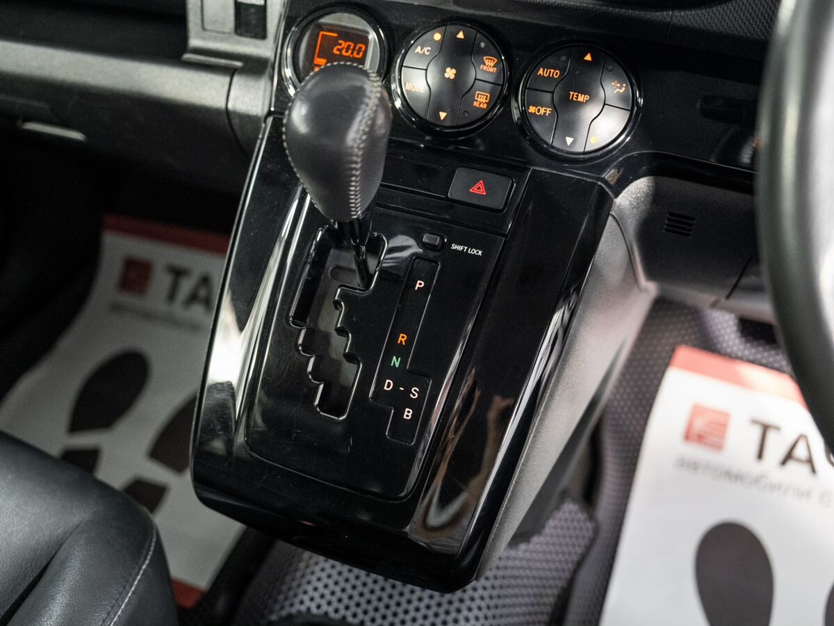 Toyota Corolla Rumion 2011 - фото автомобиля