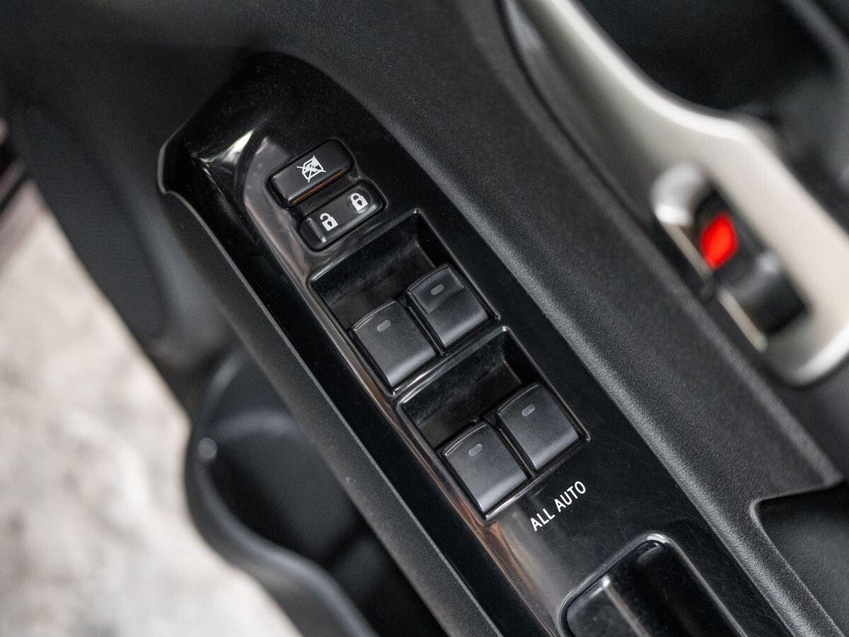 Toyota Corolla Rumion 2011 - фото автомобиля