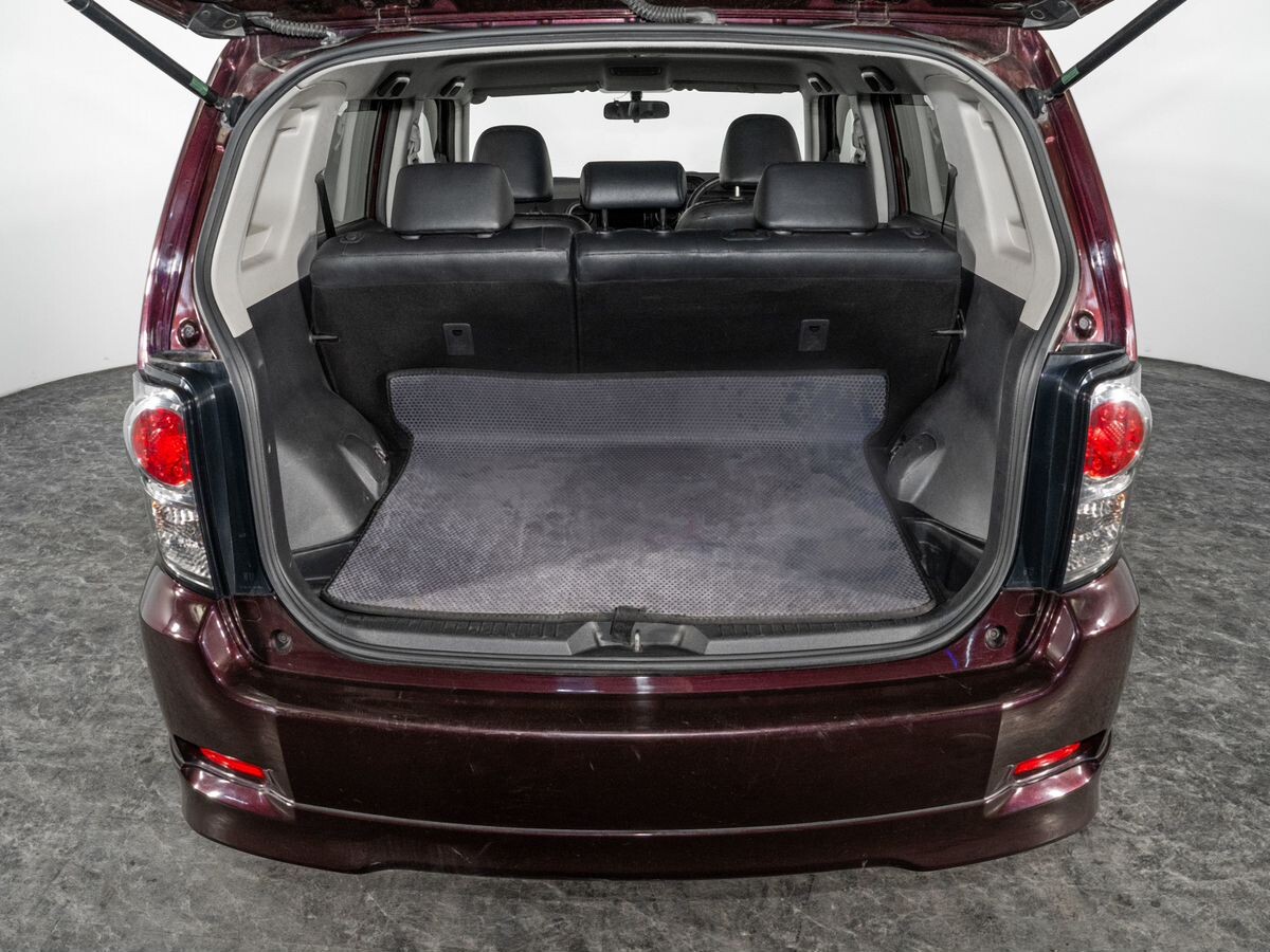 Toyota Corolla Rumion 2011 - фото автомобиля