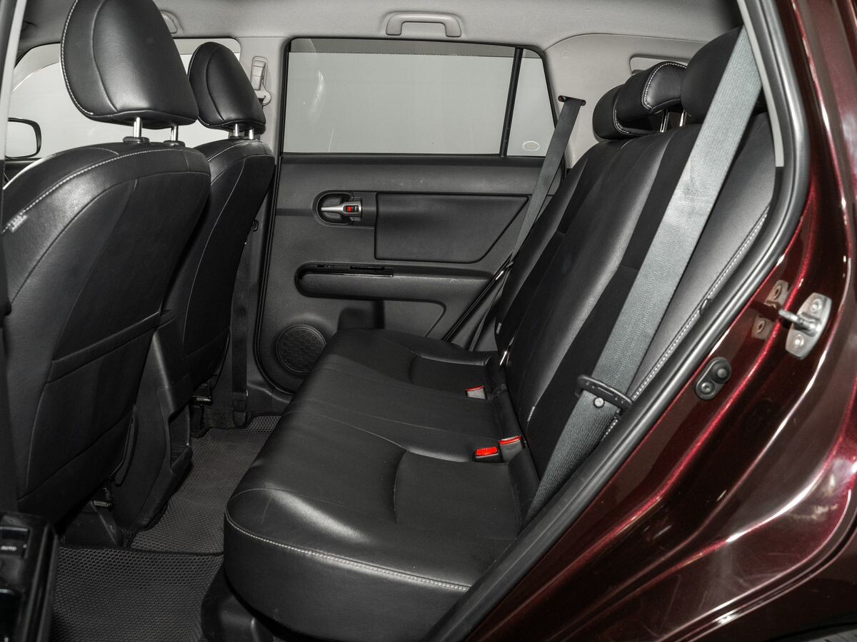 Toyota Corolla Rumion 2011 - фото автомобиля
