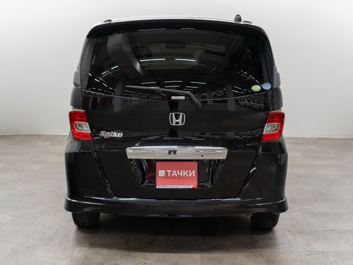Honda Freed Spike 2010 - фото автомобиля