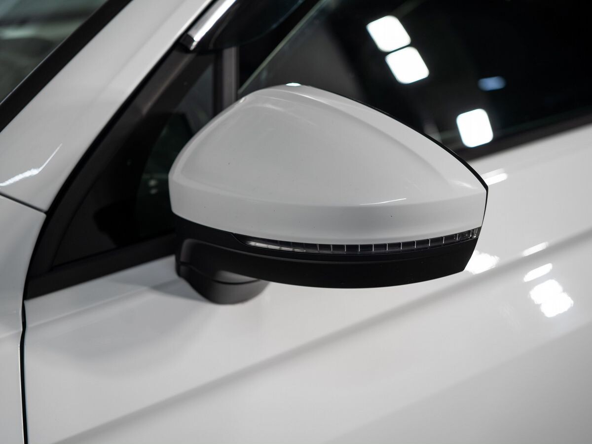 Volkswagen Tiguan 2020 - фото автомобиля