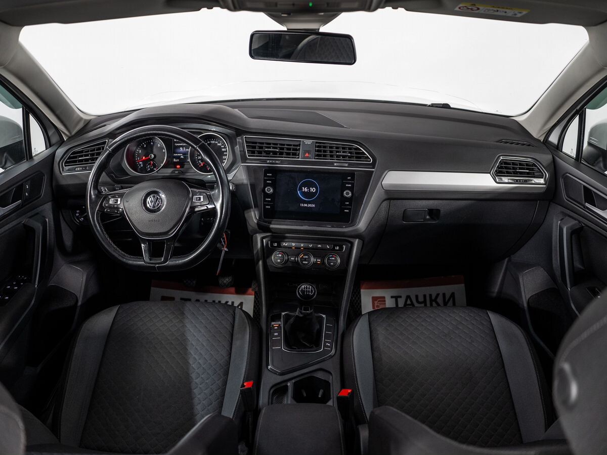 Volkswagen Tiguan 2020 - фото автомобиля