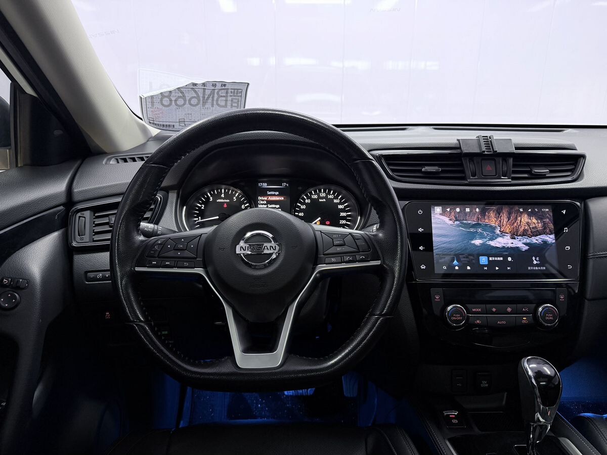 Nissan X-Trail 2023 - фото автомобиля