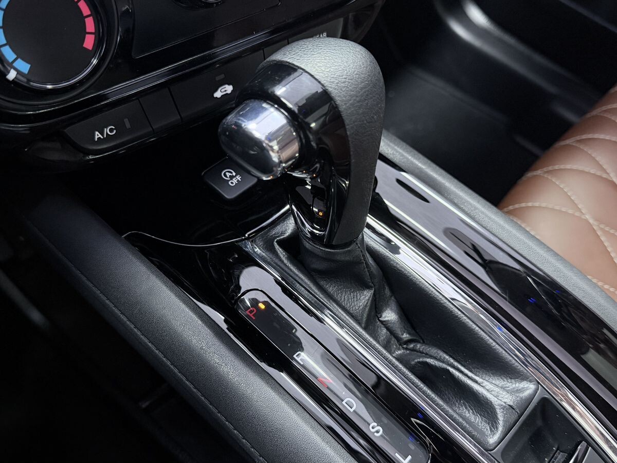 Honda Vezel 2022 - фото автомобиля