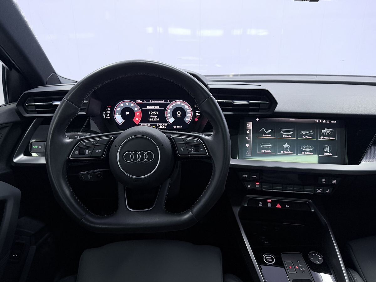 Audi A3 2022 - фото автомобиля