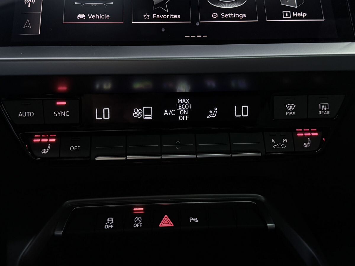 Audi A3 2022 - фото автомобиля