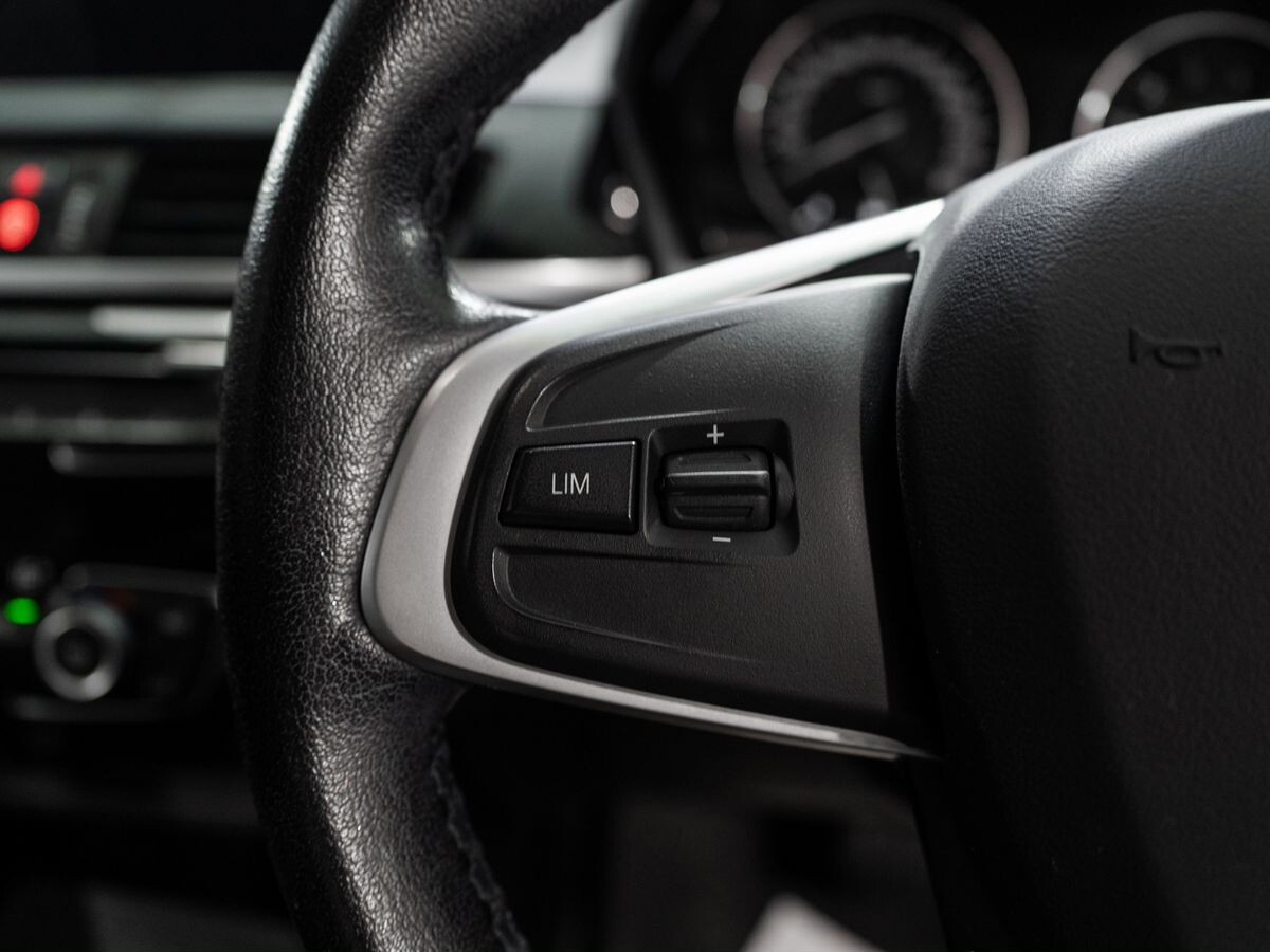 BMW X1 2015 - фото автомобиля