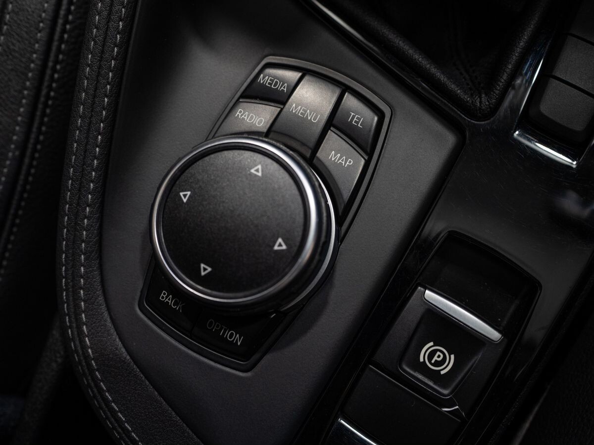 BMW X1 2015 - фото автомобиля