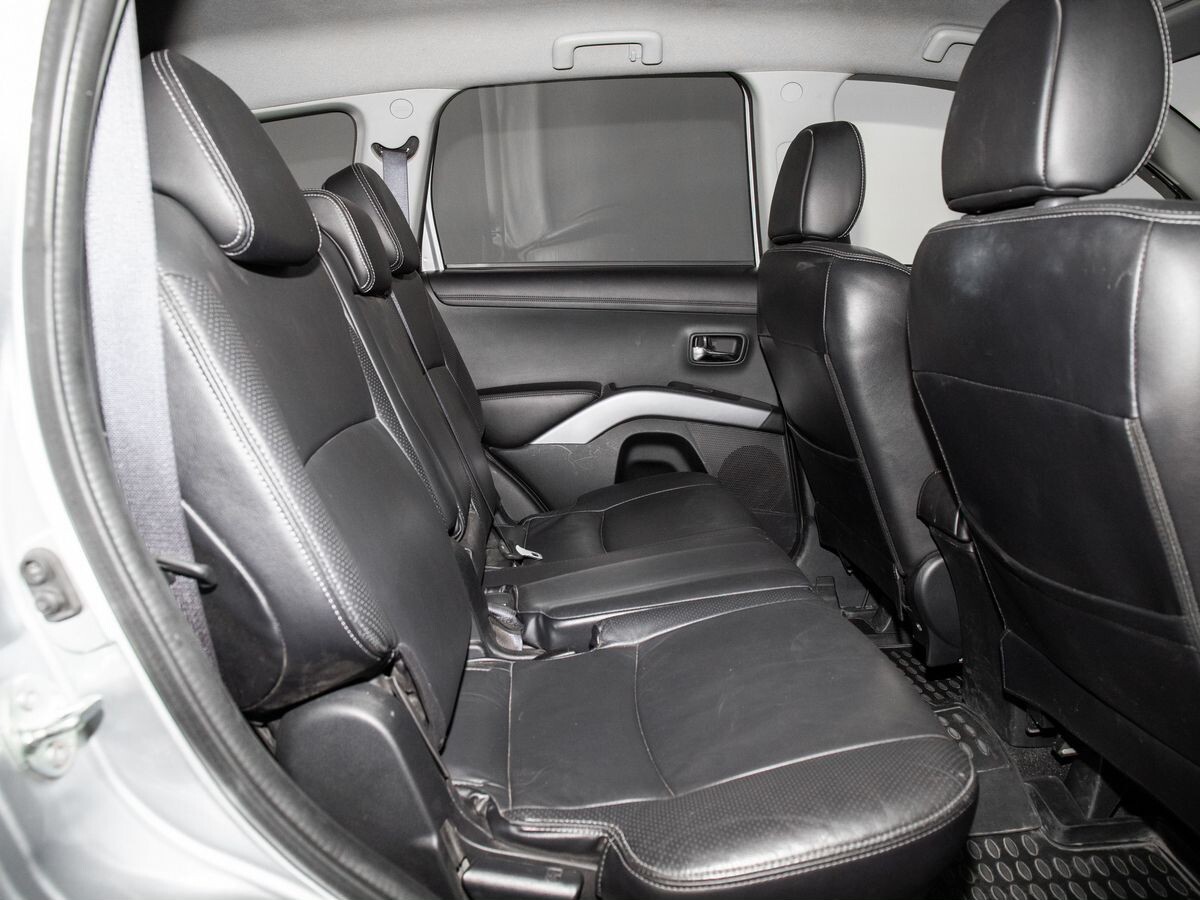 Mitsubishi Outlander 2011 - фото автомобиля