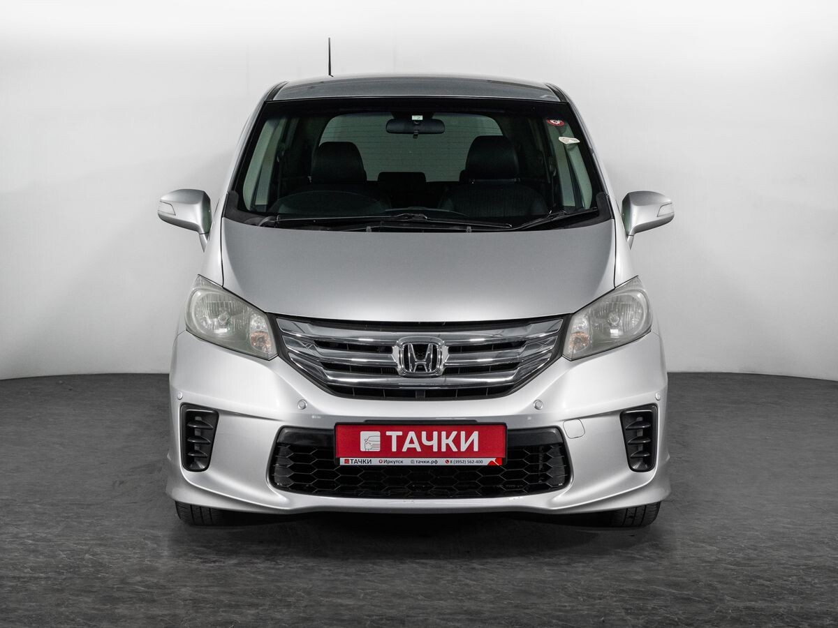 Honda Freed 2012 - фото автомобиля