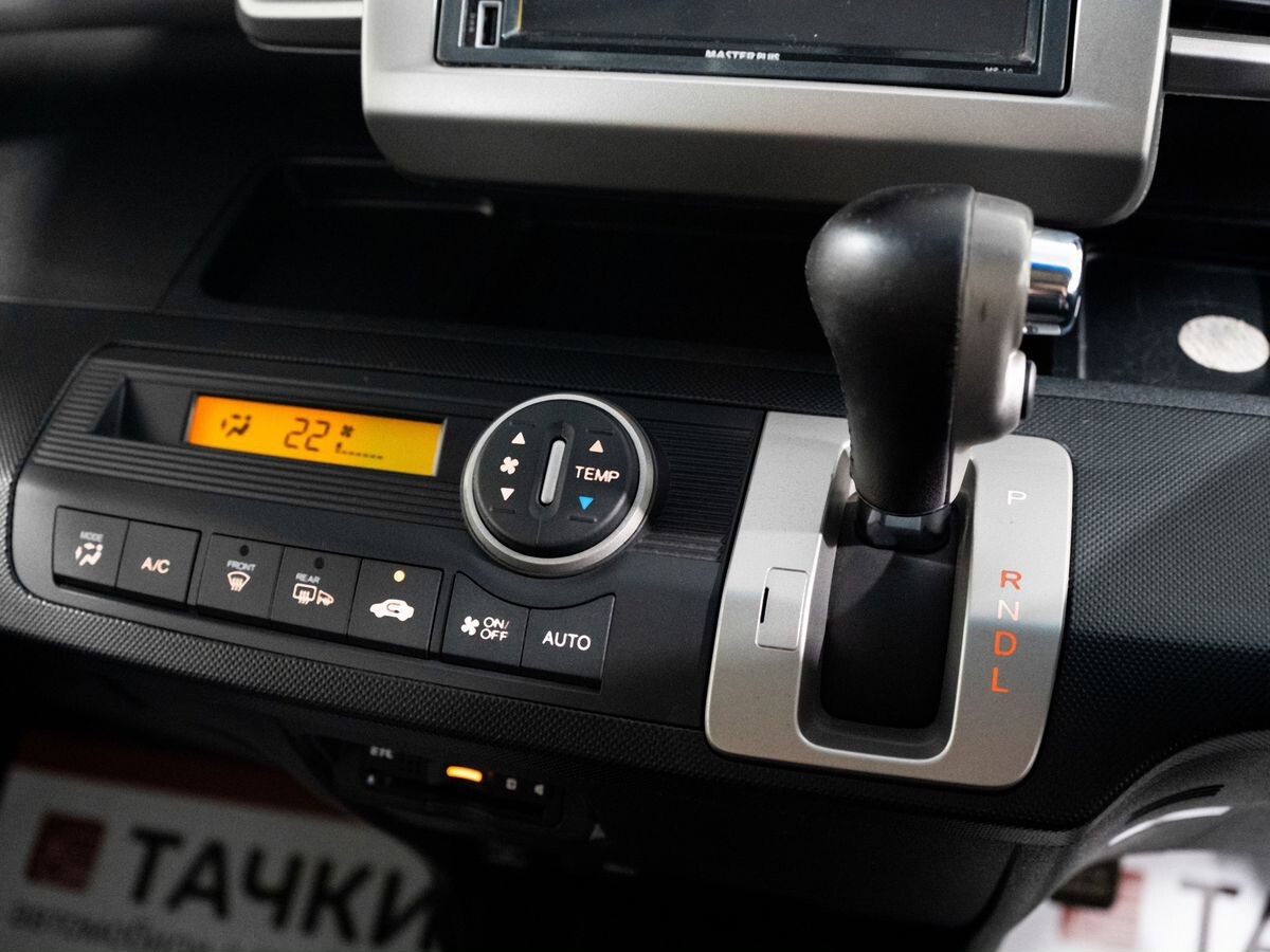 Honda Freed 2012 - фото автомобиля