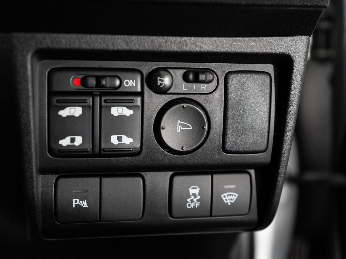 Honda Freed 2012 - фото автомобиля