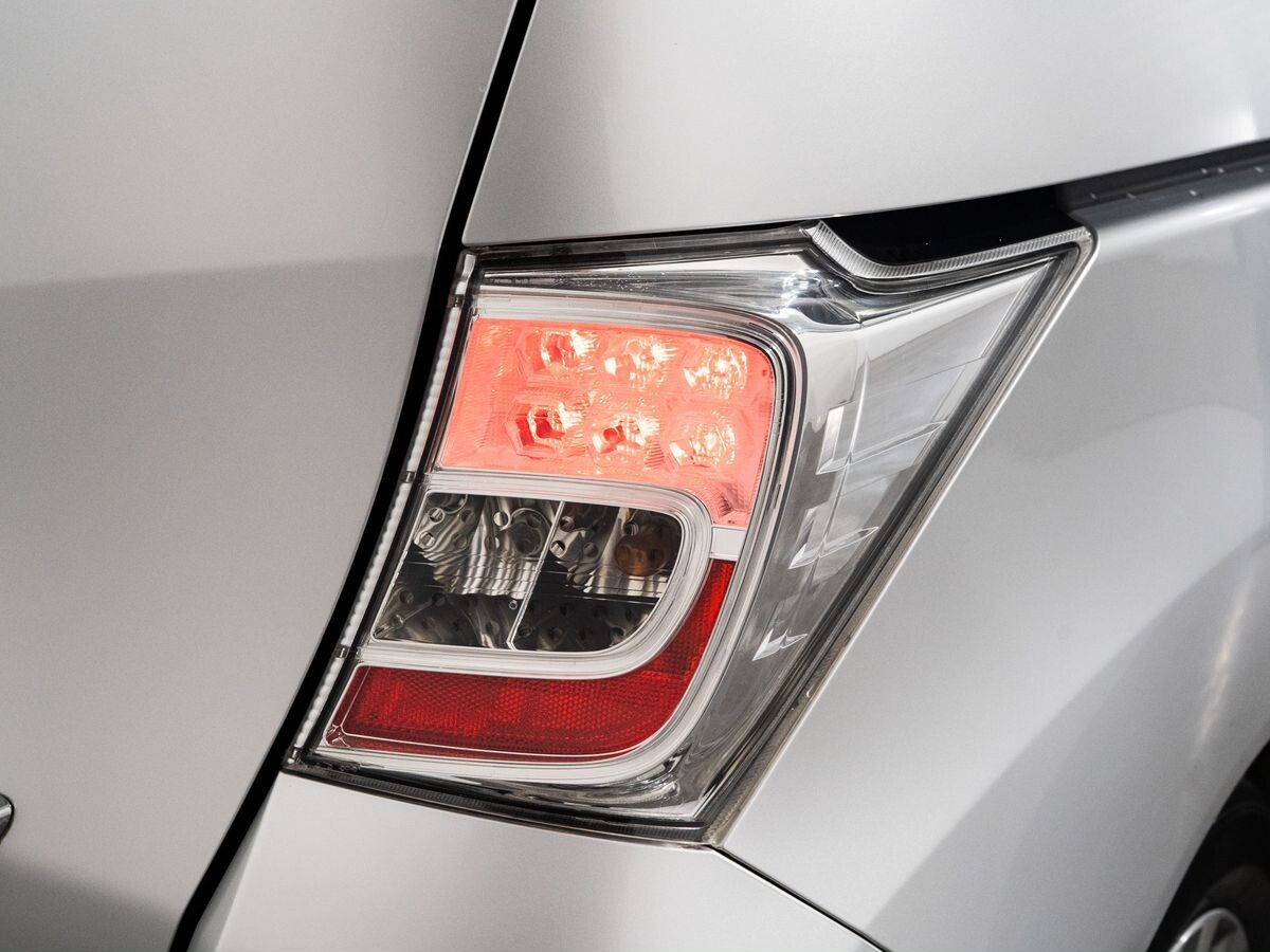 Honda Freed 2012 - фото автомобиля