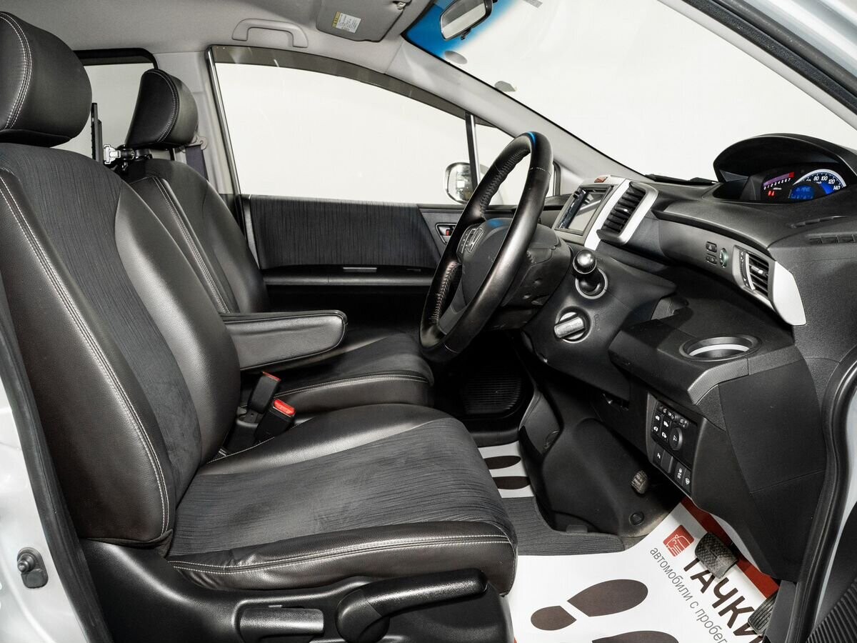 Honda Freed 2012 - фото автомобиля