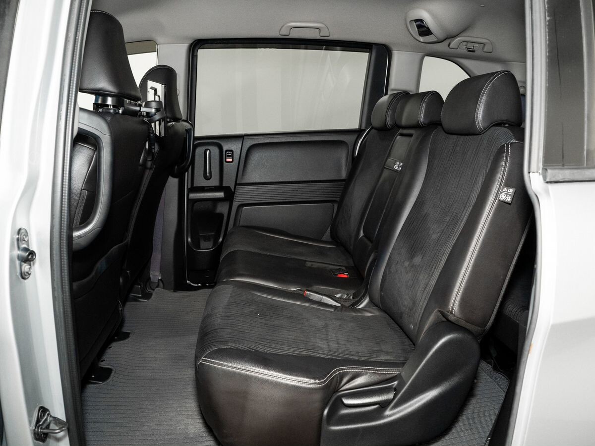 Honda Freed 2012 - фото автомобиля