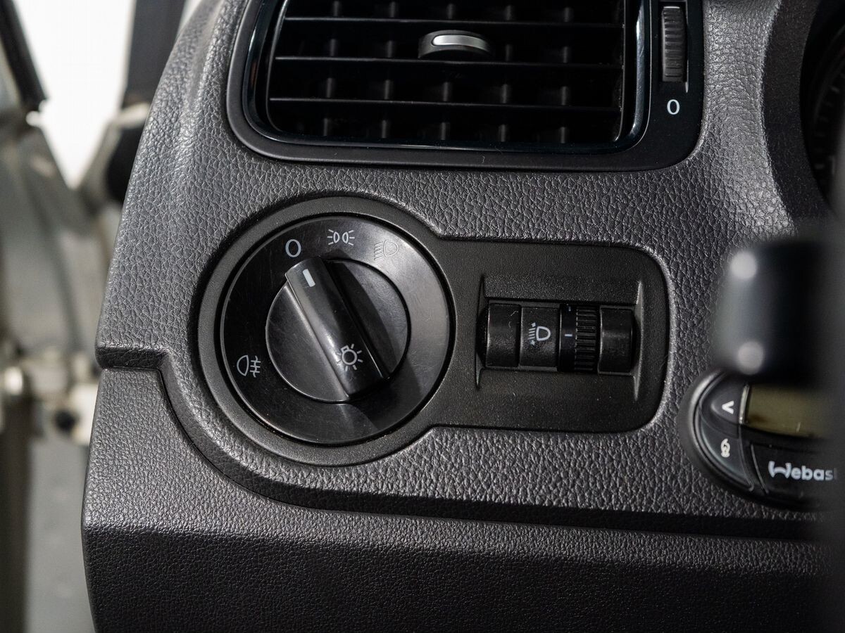Volkswagen Polo 2012 - фото автомобиля