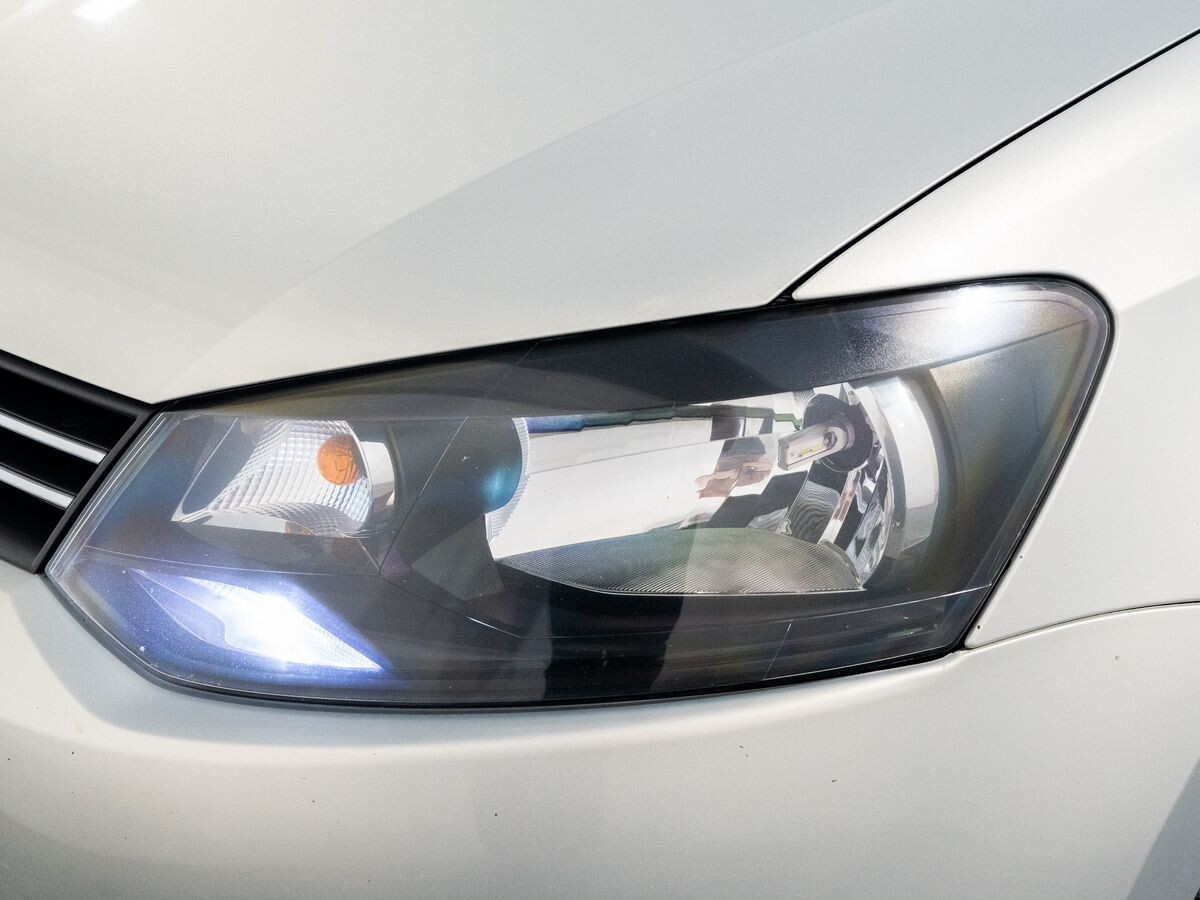 Volkswagen Polo 2012 - фото автомобиля